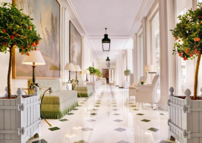 Отель Le Bristol Paris - an Oetker Collection Hotel  Париж
